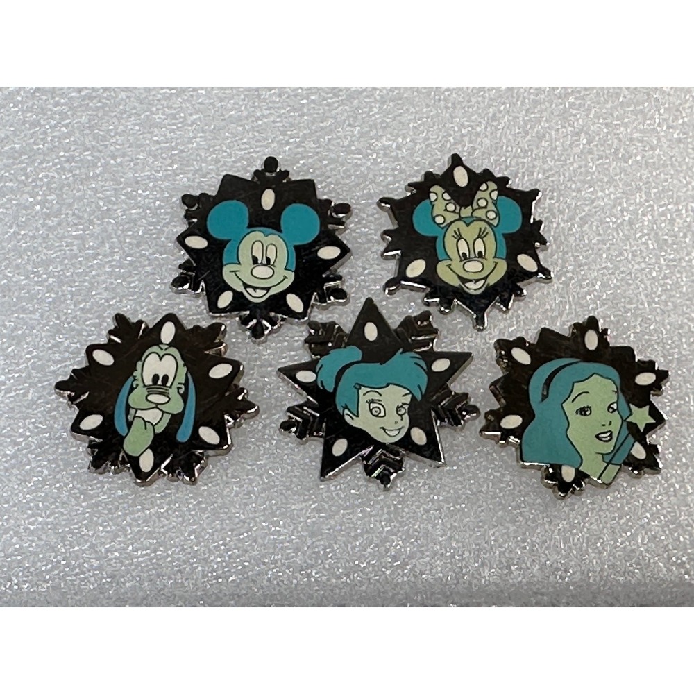 Disney Hidden Mickey Snowflake Pin Trading Set of 5 2007 Resort Hotel Series‎